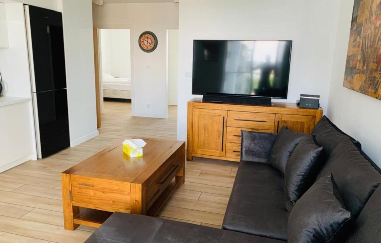Rossalia Apartment เอากุสตูฟ ภายนอก รูปภาพ